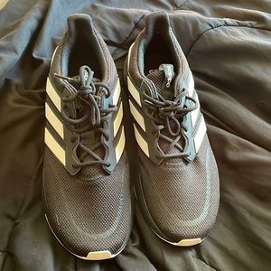 Mens Adidas with comfort cloud foam!